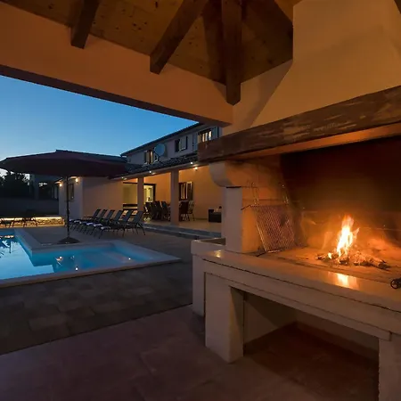 Amber Villa Rojnići