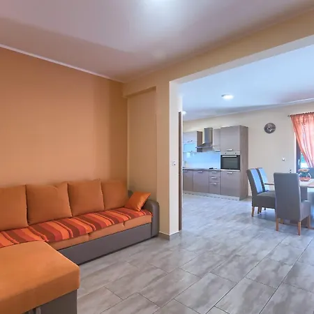 Amber Villa Rojnici